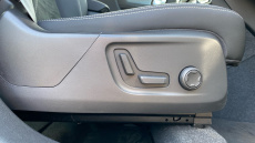 Volvo XC40 2.0 B3P Plus Dark 5dr Auto Petrol Estate